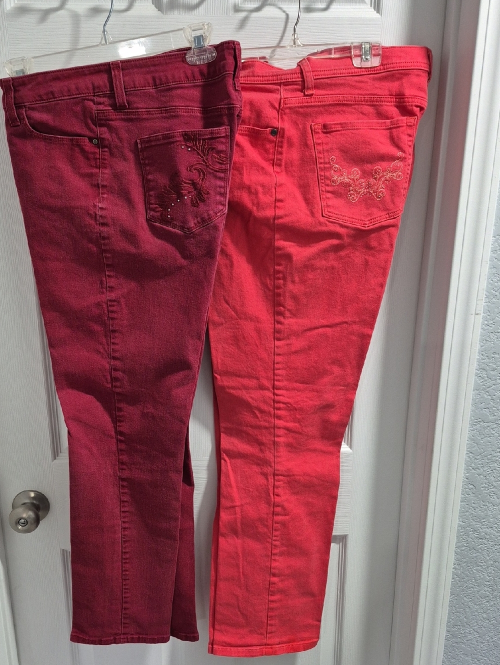 Lee Women’s Jeans in Deep Red and Coral - Picture 2 of 7